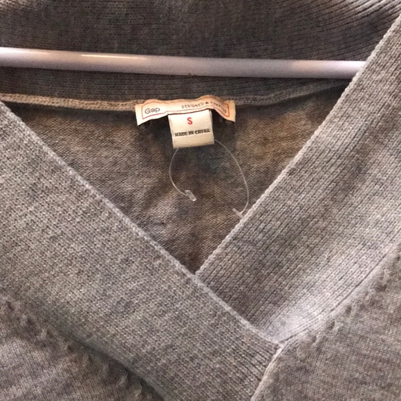 Gap sweater SZ small - Picture 2 of 3